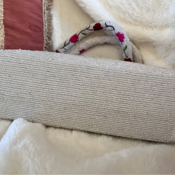 Floral Embroidered White and Pink Handbag excellent condition! Very nice!!! - Picture 6 of 11